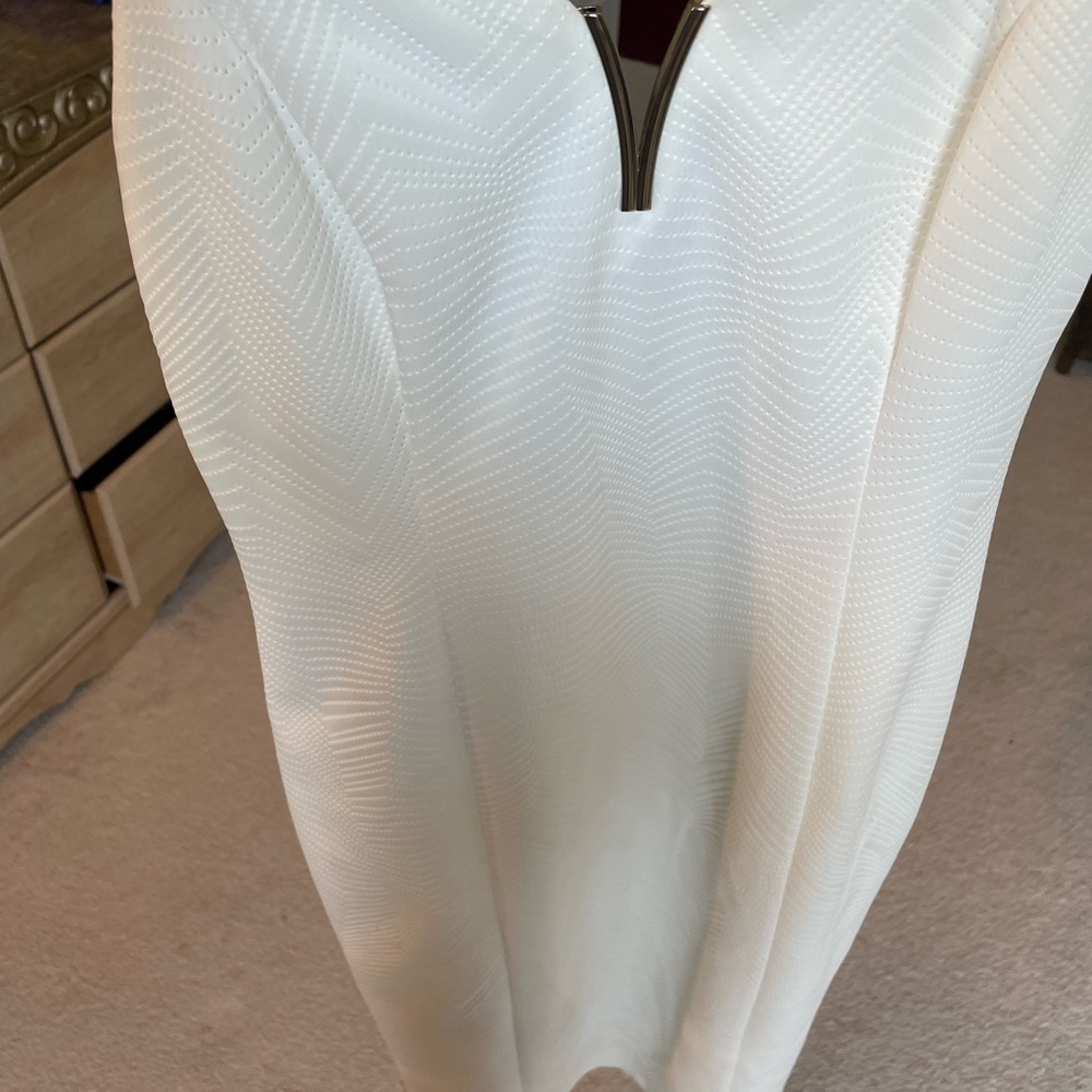 NWT Guess Dress - Picture 2 of 6